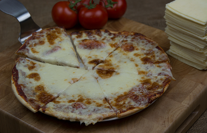 Dina Mia Frozen Pizza Cheese