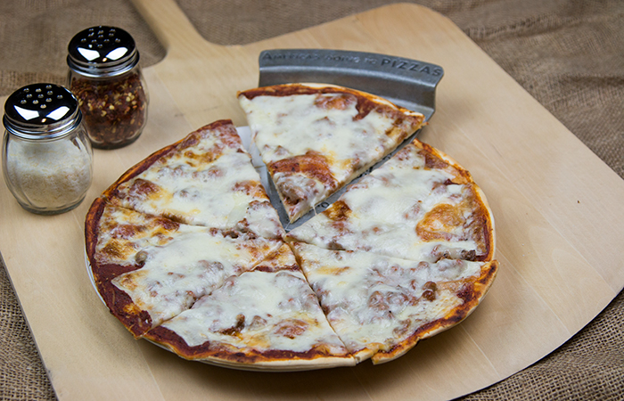 Dina Mia Sausage pizza